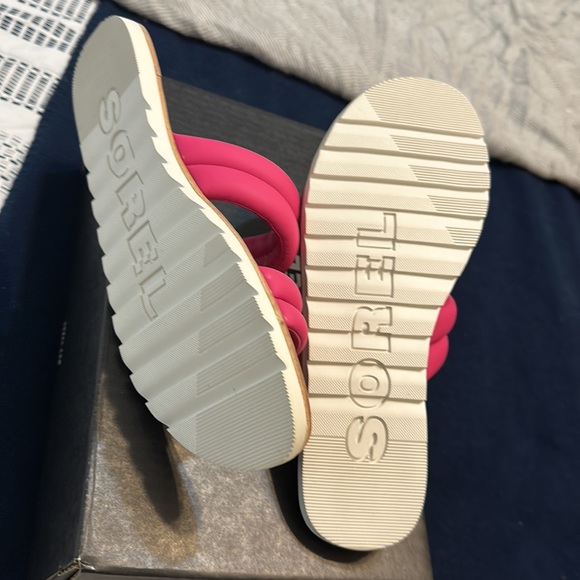 NIB Sorel Sandals - Picture 3 of 5